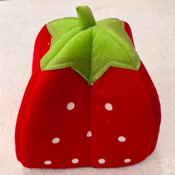 New Strawberry Pet Bed - Small - Picture 3 of 12